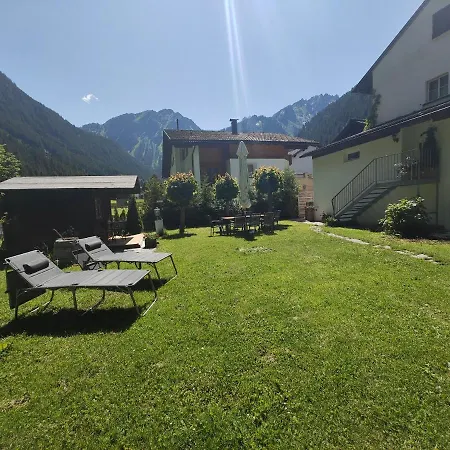 Alpenchalet Dona Partenen